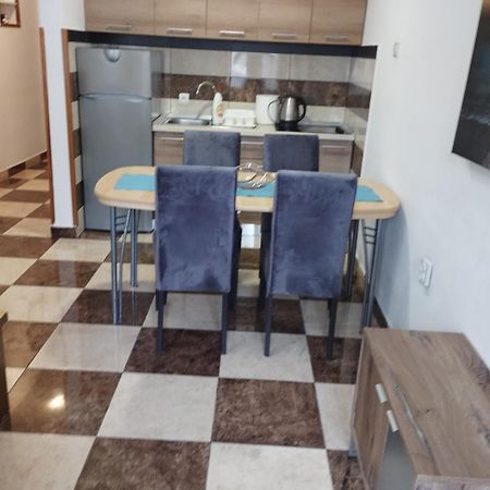 State Apartmants 2 โกตอร์ ภายนอก รูปภาพ